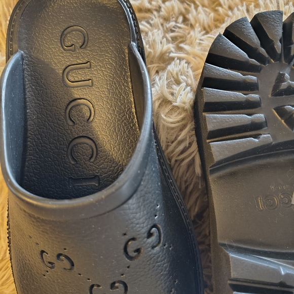 Gucci Black Rubber Slides - Picture 3 of 4